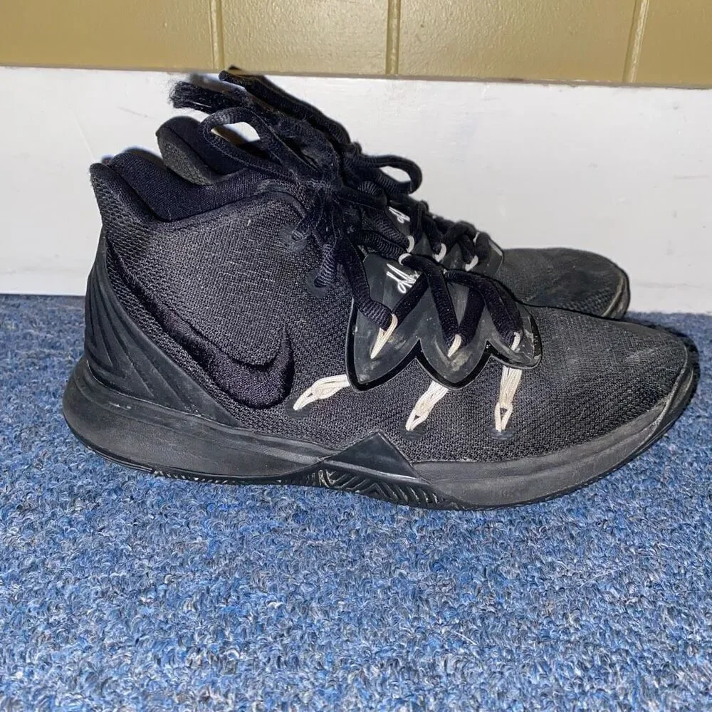 Nike Kyrie Irving youth boys 6 mid top eye tie up basketball shoes black